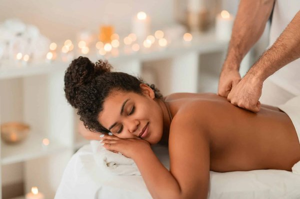 ¿Cómo puede el yoga prenatal apoyar el bienestar durante el embarazo?